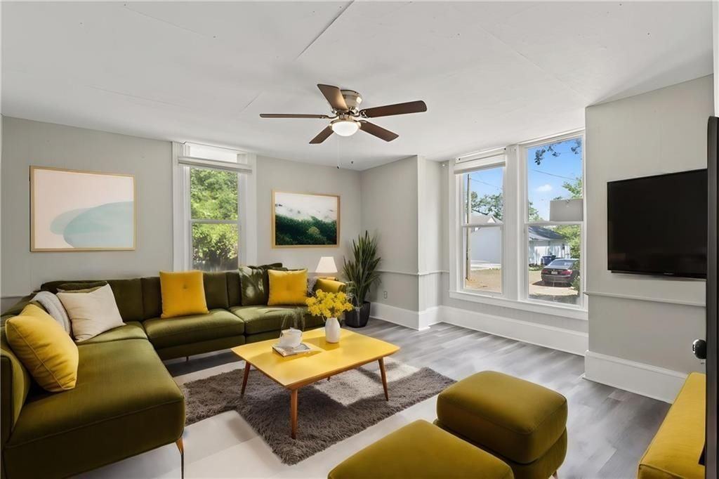 212 Quilly St Street - Photo 3 of 17