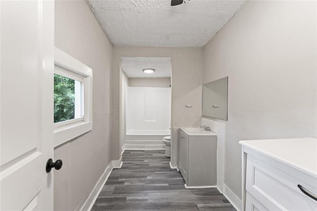 212 Quilly St Street - Photo 7 of 17