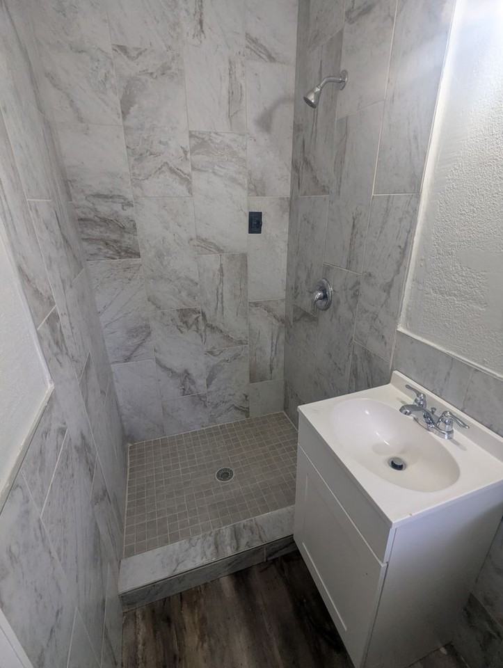 16210 Wallace St - Photo 6 of 13