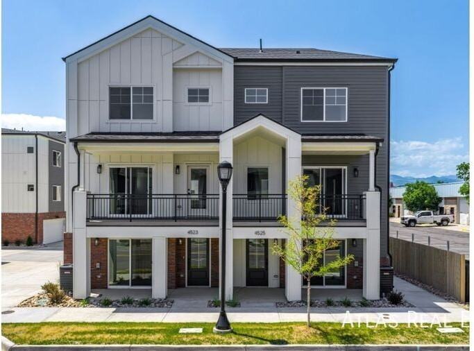 Farmhouse @ 5280 - Photo 4 of 29