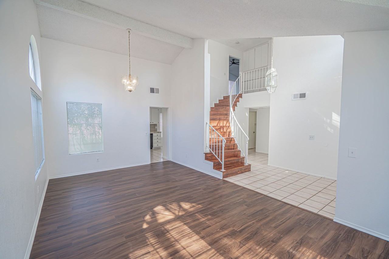 1109 E Kildare St - Photo 3 of 24