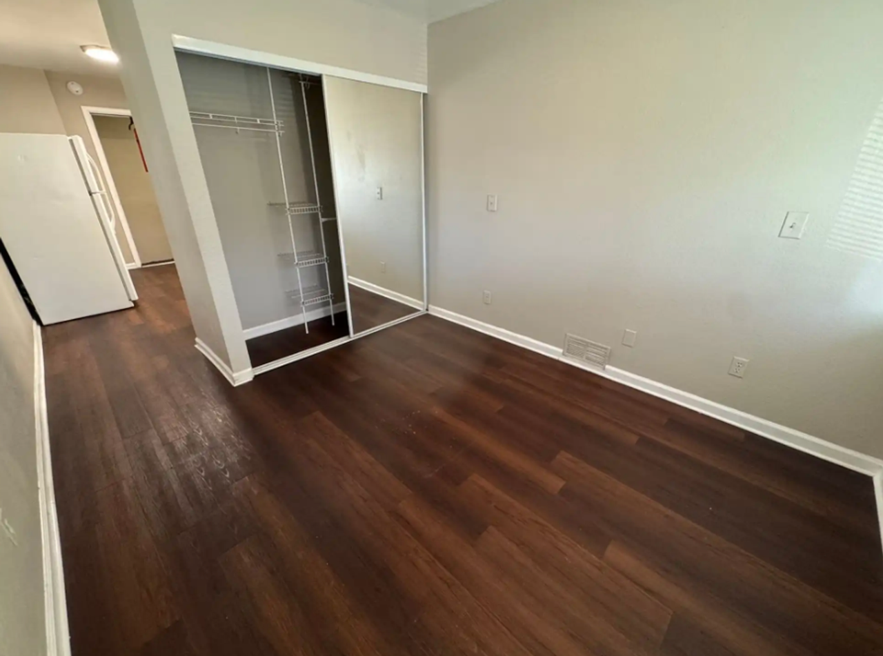 12th Avenue Cottages - Photo 4 of 27