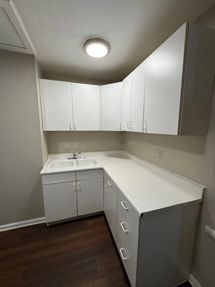 12th Avenue Cottages - Photo 6 of 27