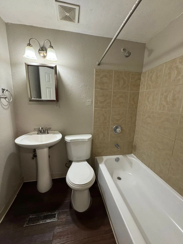 12th Avenue Cottages - Photo 7 of 27