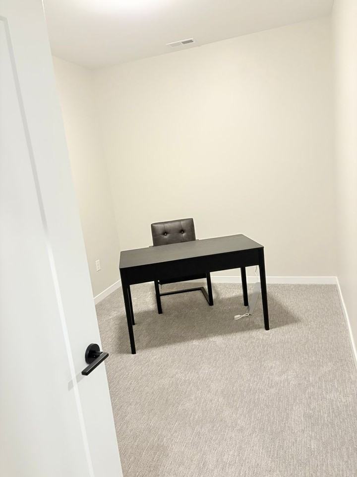 3612 Leavenworth St #302 - Photo 7 of 9
