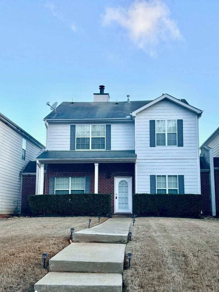 221 Southwind Ln - Photo 2 of 28