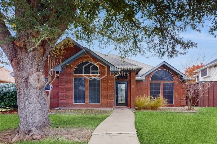 7936 Kings Ridge Rd - Photo 4 of 34