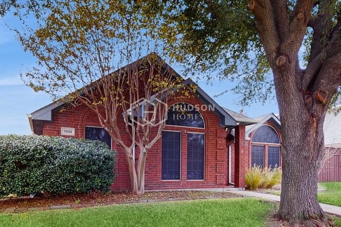 7936 Kings Ridge Rd - Photo 5 of 34