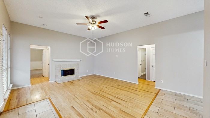 7936 Kings Ridge Rd - Photo 7 of 34