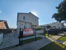 featured image of 860 W 74th St