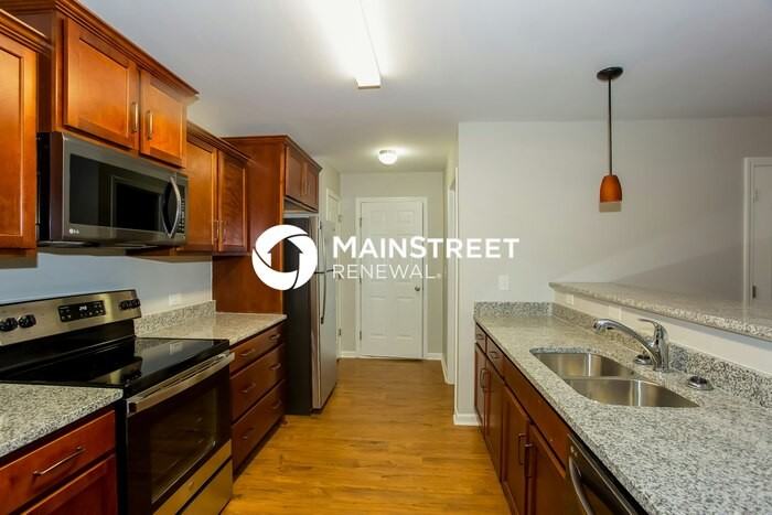 1047 Manston Pl Sw - Photo 7 of 18