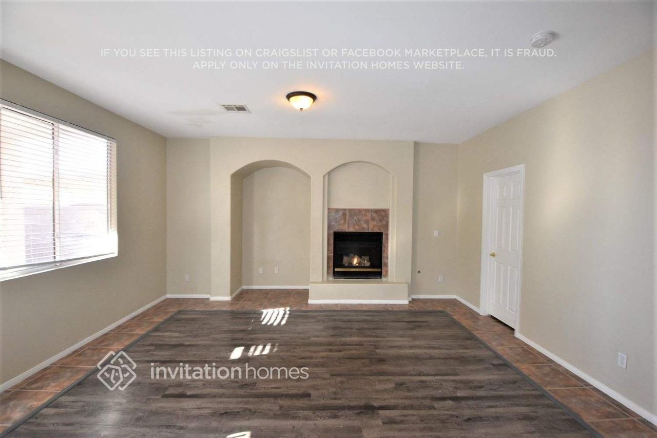 4829 Soaring Springs Ave - Photo 2 of 22