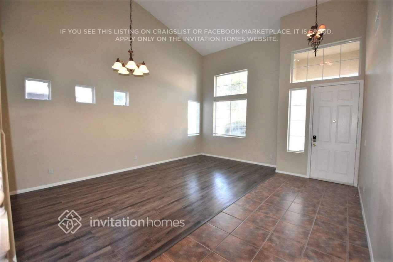 4829 Soaring Springs Ave - Photo 4 of 22