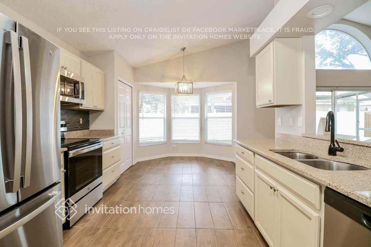 4021 Fontana Pl - Photo 7 of 17