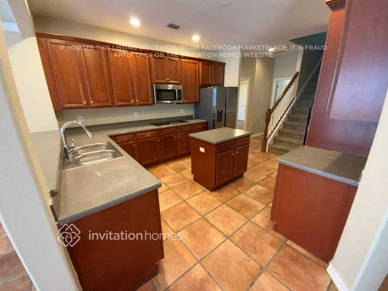 4393 85th Avenue Cir E - Photo 4 of 17