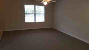 featured image of 435 E Canal Dr