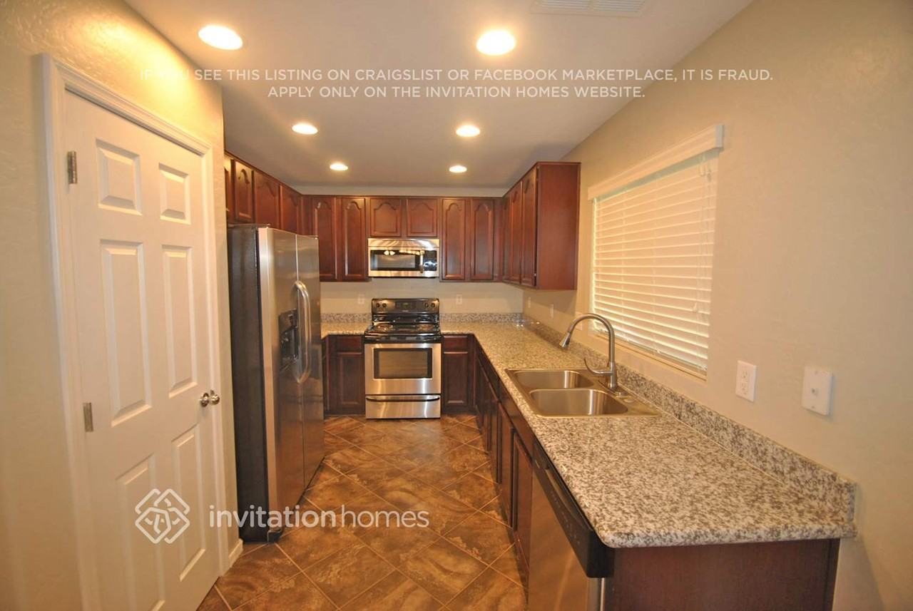 2528 W Prospector Way - Photo 5 of 11