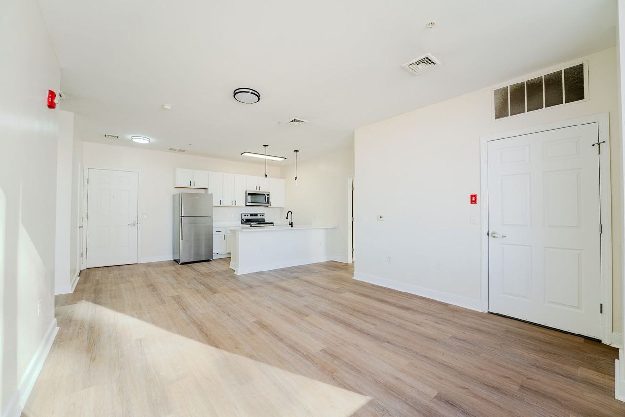 333 State St - Photo 3 of 9