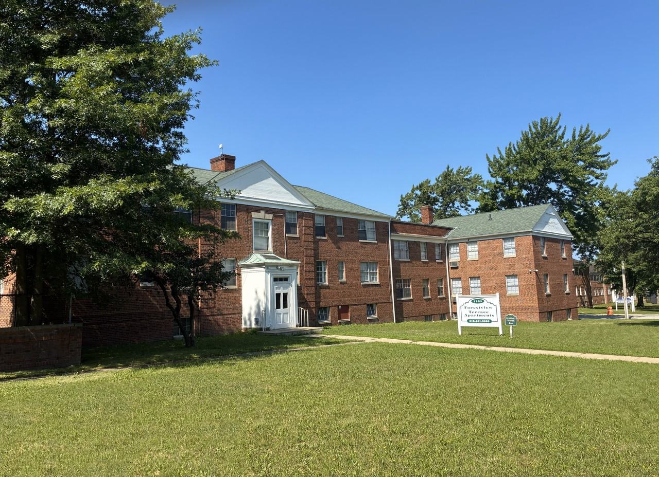 1876 Forest Hills Blvd #876-4 - Photo 2 of 16