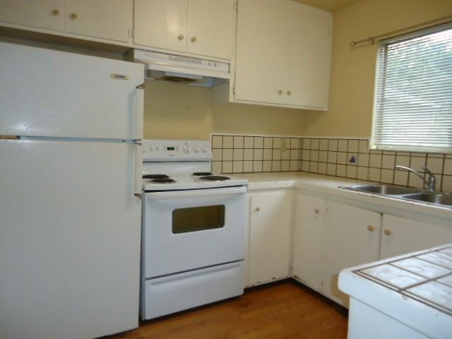 1240 Chestnut St #B - Photo 3 of 8