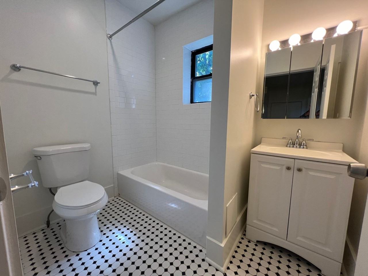 213 S. Aiken Avenue - Photo 6 of 17