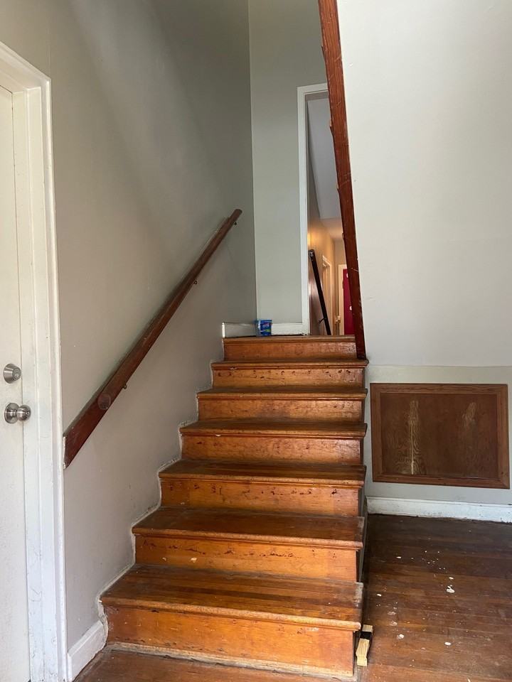 300 Cherry Hill DriveApt 6 #6 - Photo 3 of 16