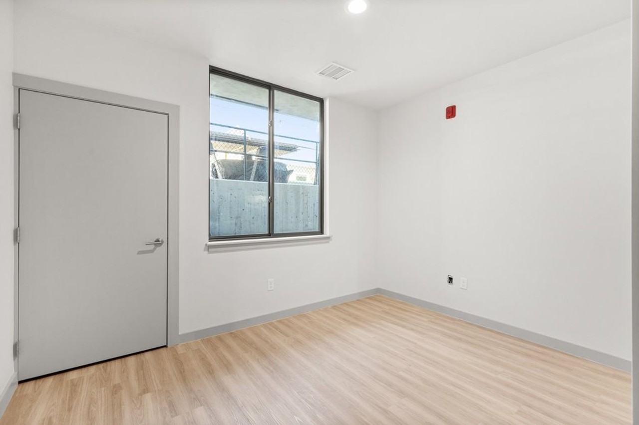 1127 Alderson Ave #105 - Photo 3 of 10