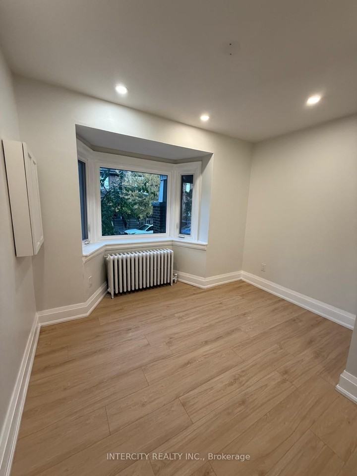 380 Clinton Street #Main - Photo 4 of 7