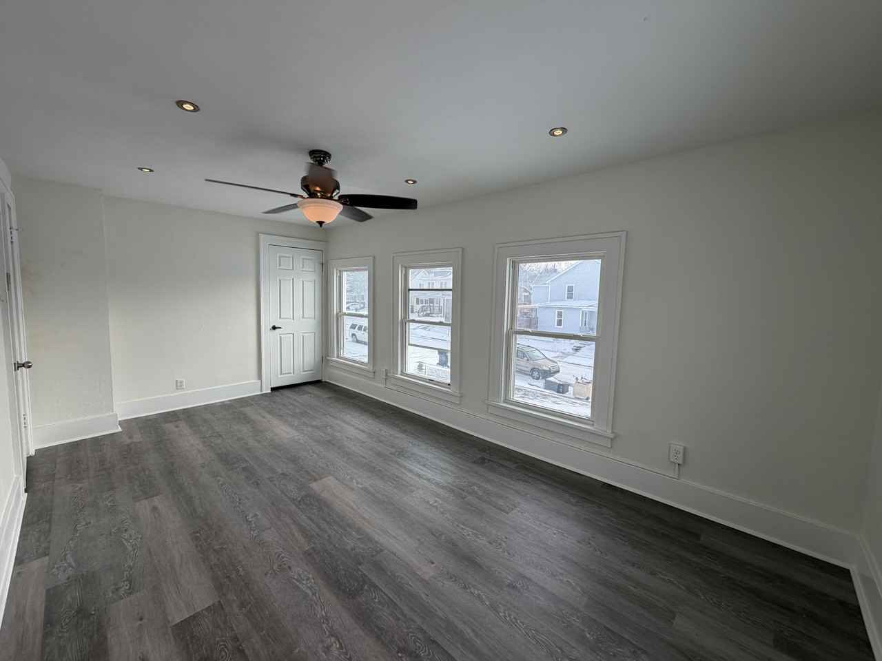 111 E Eckman St #NA - Photo 7 of 13