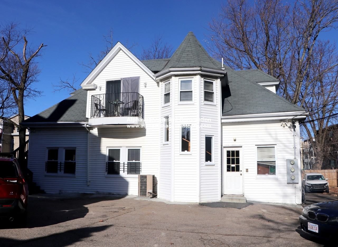 14 Gardner St #1R - Photo 4 of 5