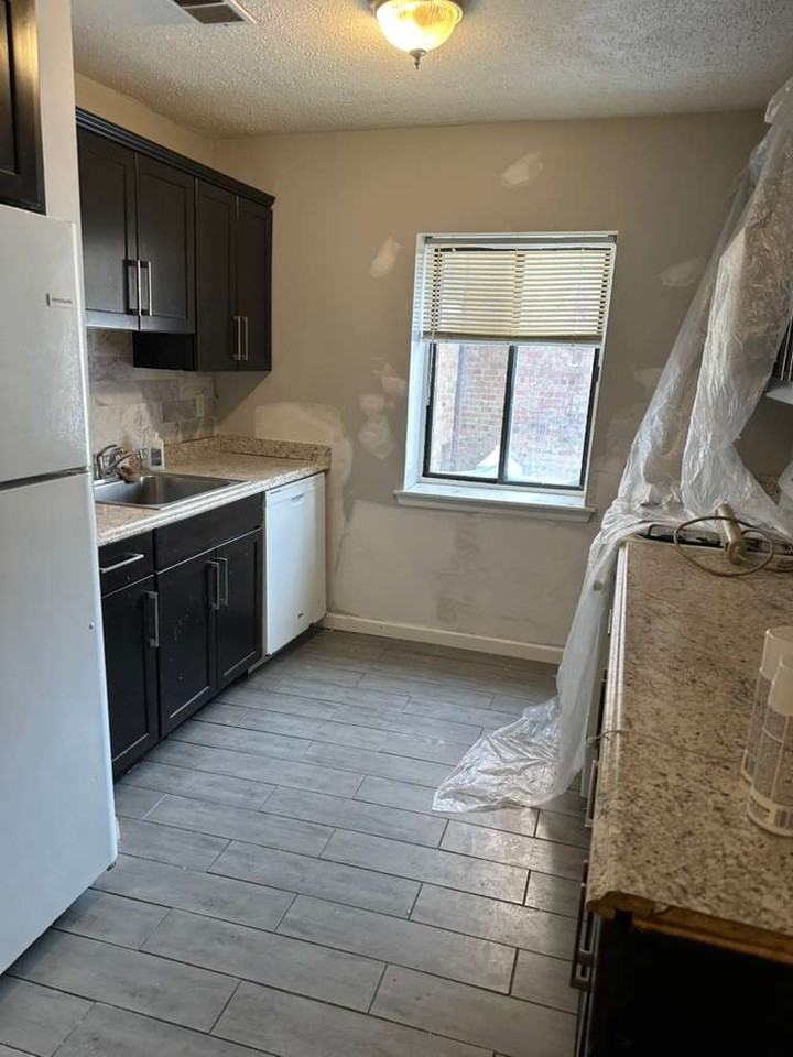 402 Kennedy Dr #402 - Photo 2 of 8