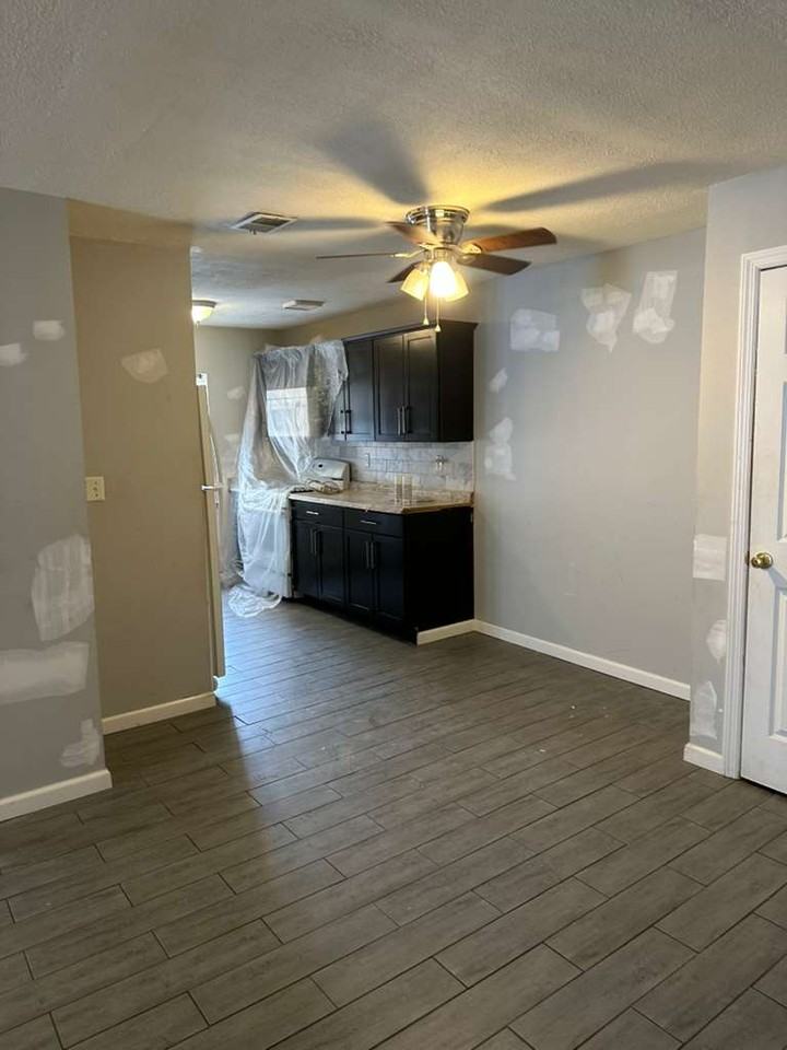 402 Kennedy Dr #402 - Photo 5 of 8