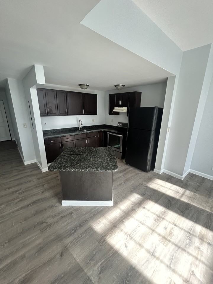 285 Essex St #2A - Photo 3 of 11