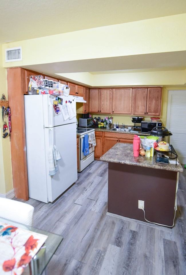 180 Sw 3rd Ave #31-5 - Photo 4 of 12