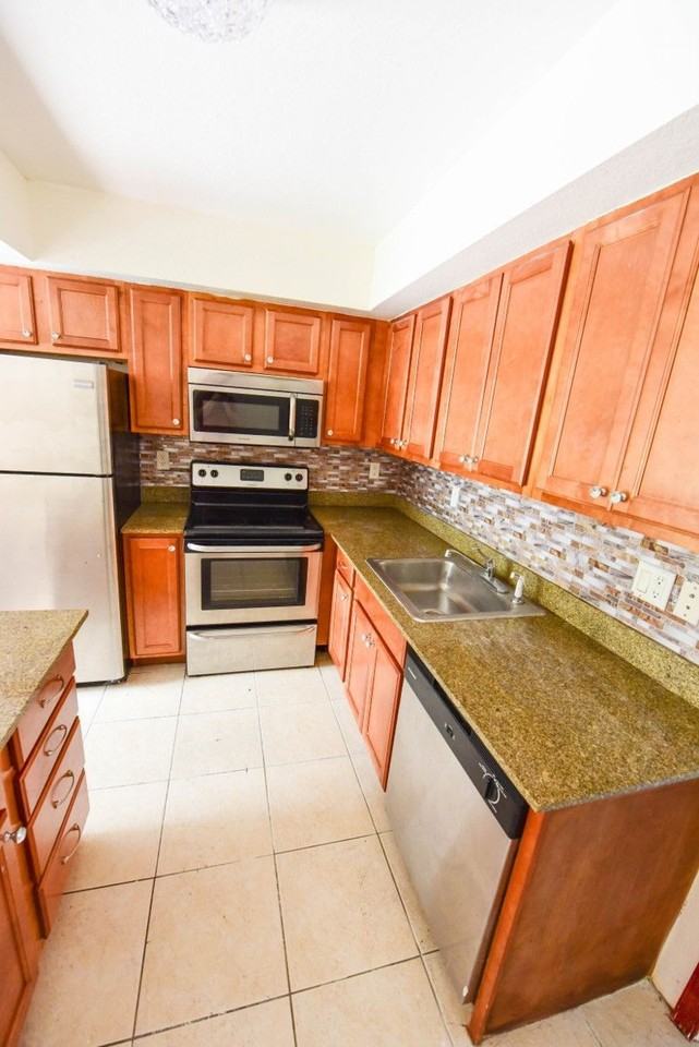 180 Sw 3rd Ave #31-5 - Photo 6 of 12