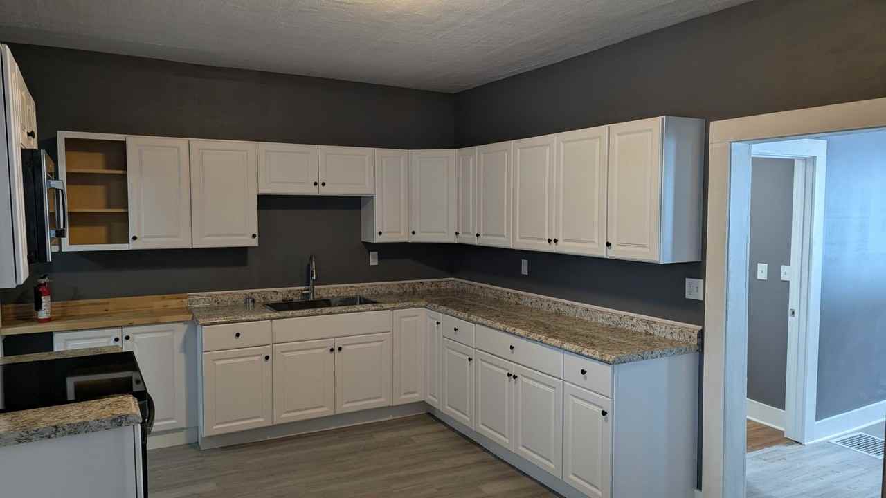 812 E 3rd St #NA - Photo 4 of 39