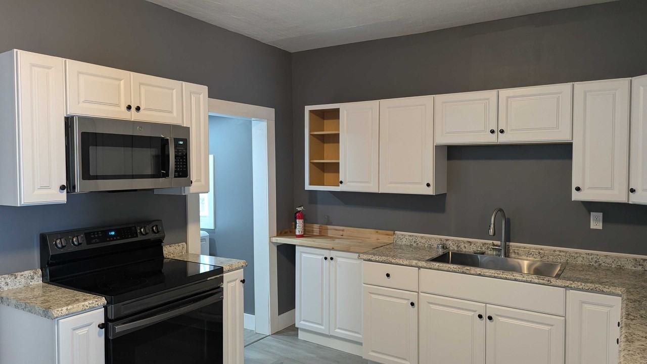 812 E 3rd St #NA - Photo 5 of 39