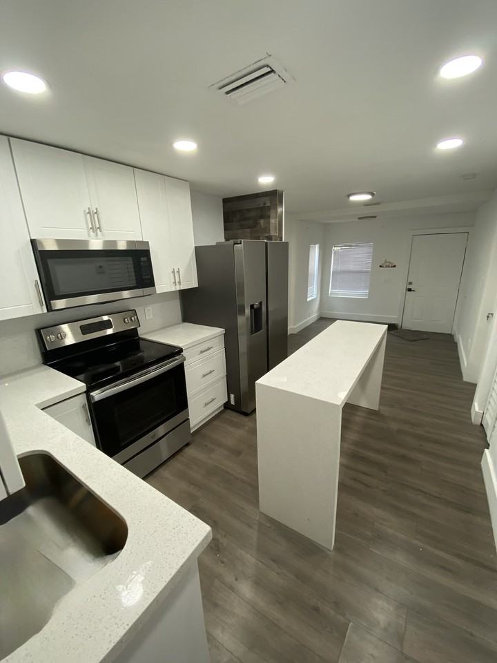 2987 Nw 44th St #NA - Photo 4 of 19