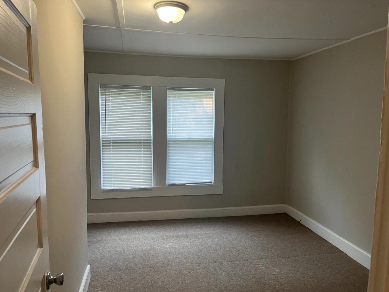 910 Richardson Ave - Photo 7 of 17