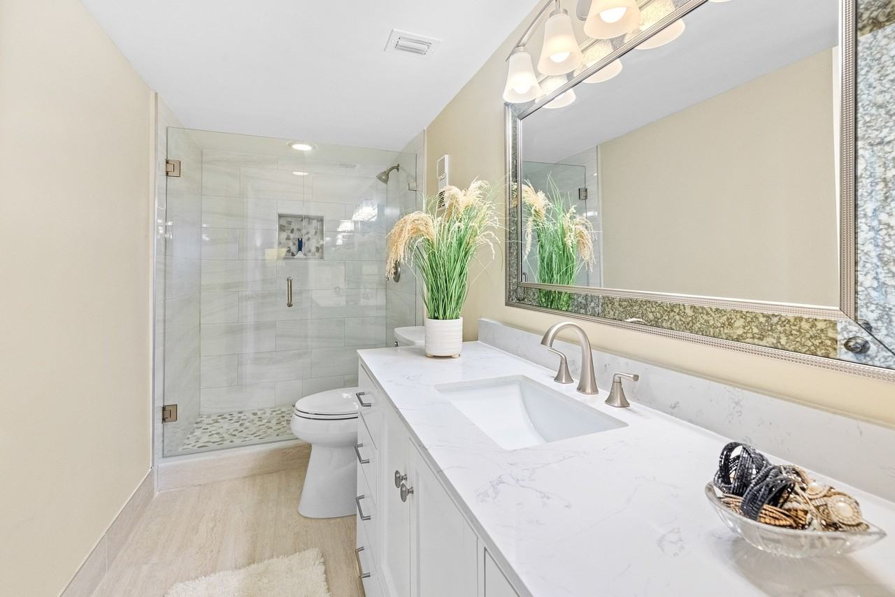 7076 Huntington Ln #802 - Photo 6 of 12