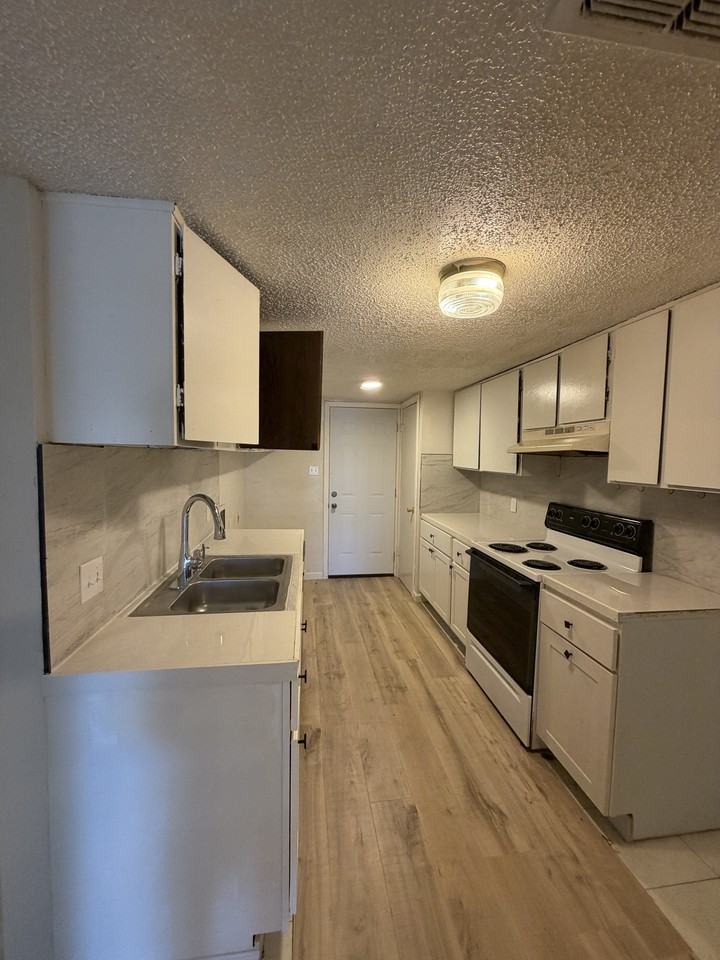 Cooper Ct #1342 - Photo 3 of 17