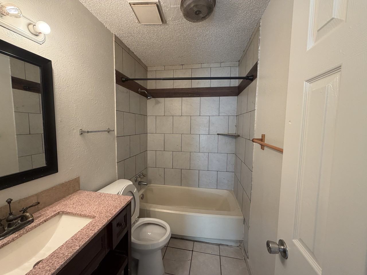 501 Plantation Dr #1 - Photo 4 of 13