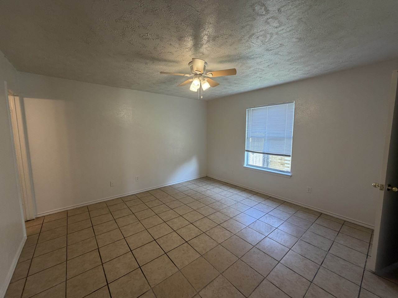 501 Plantation Dr #1 - Photo 5 of 13