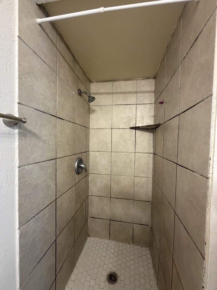 501 Plantation Dr #1 - Photo 7 of 13