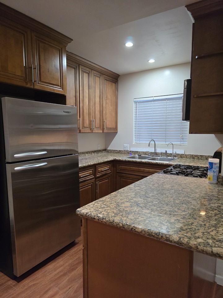 1010 Florence Pl #1012 - Photo 2 of 12