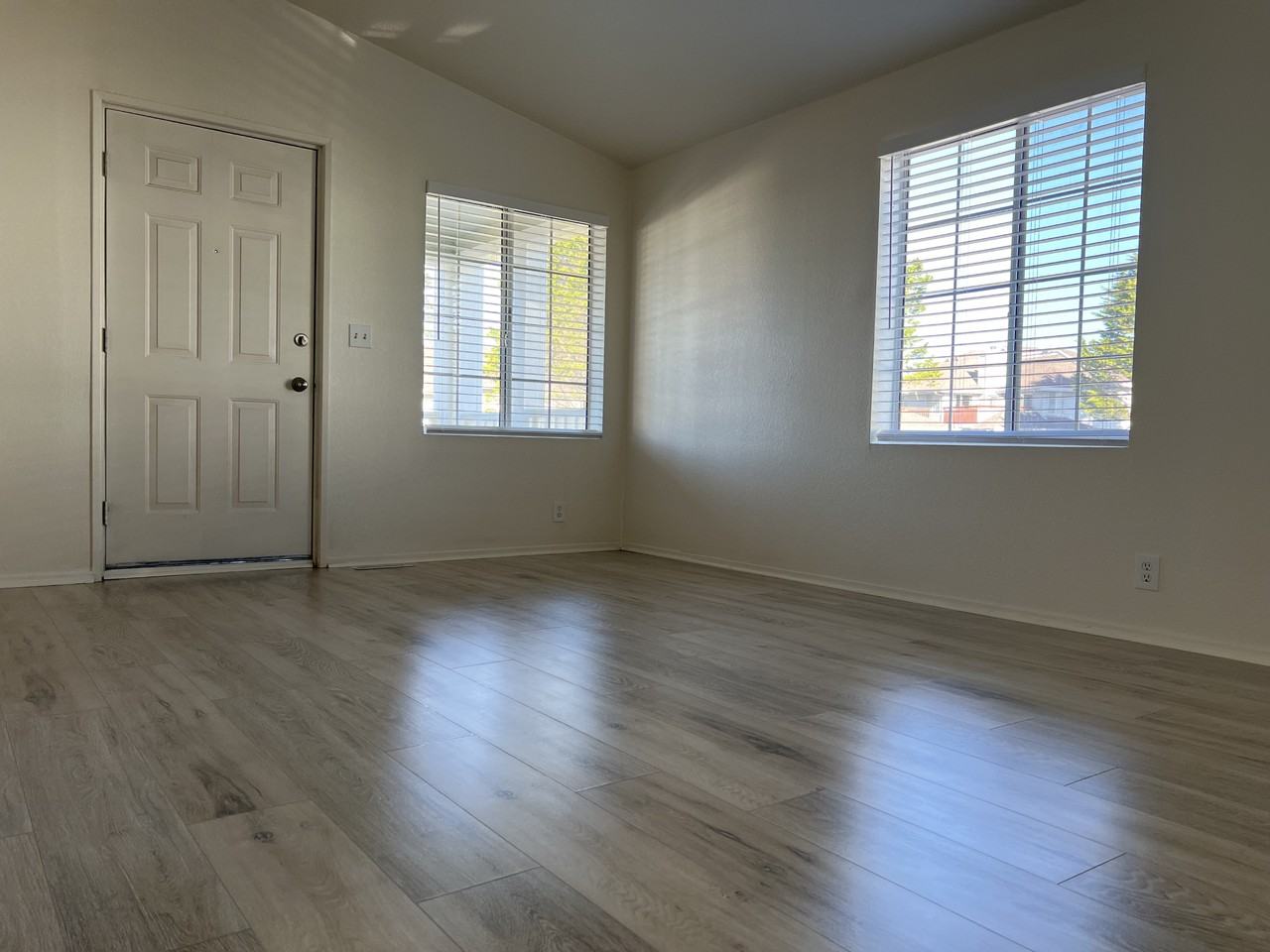 9540 Avonne Ave #31 - Photo 3 of 12