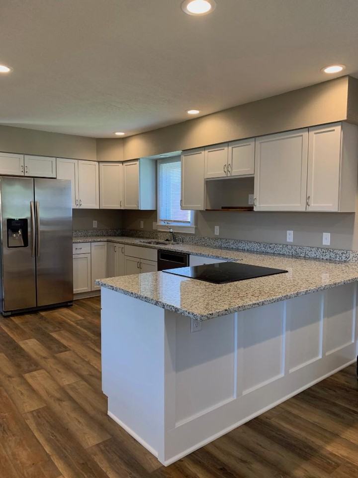 1502 Sugar Grove Ave - Photo 2 of 13