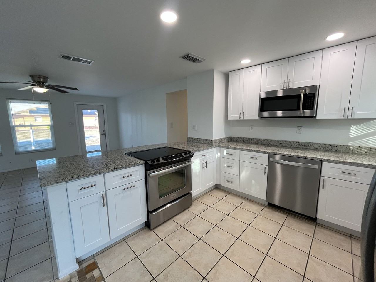 1057 Tropical Ave Nw - Photo 3 of 20