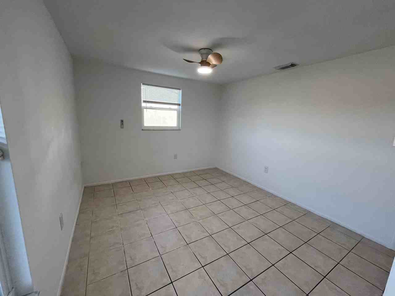 1057 Tropical Ave Nw - Photo 5 of 20