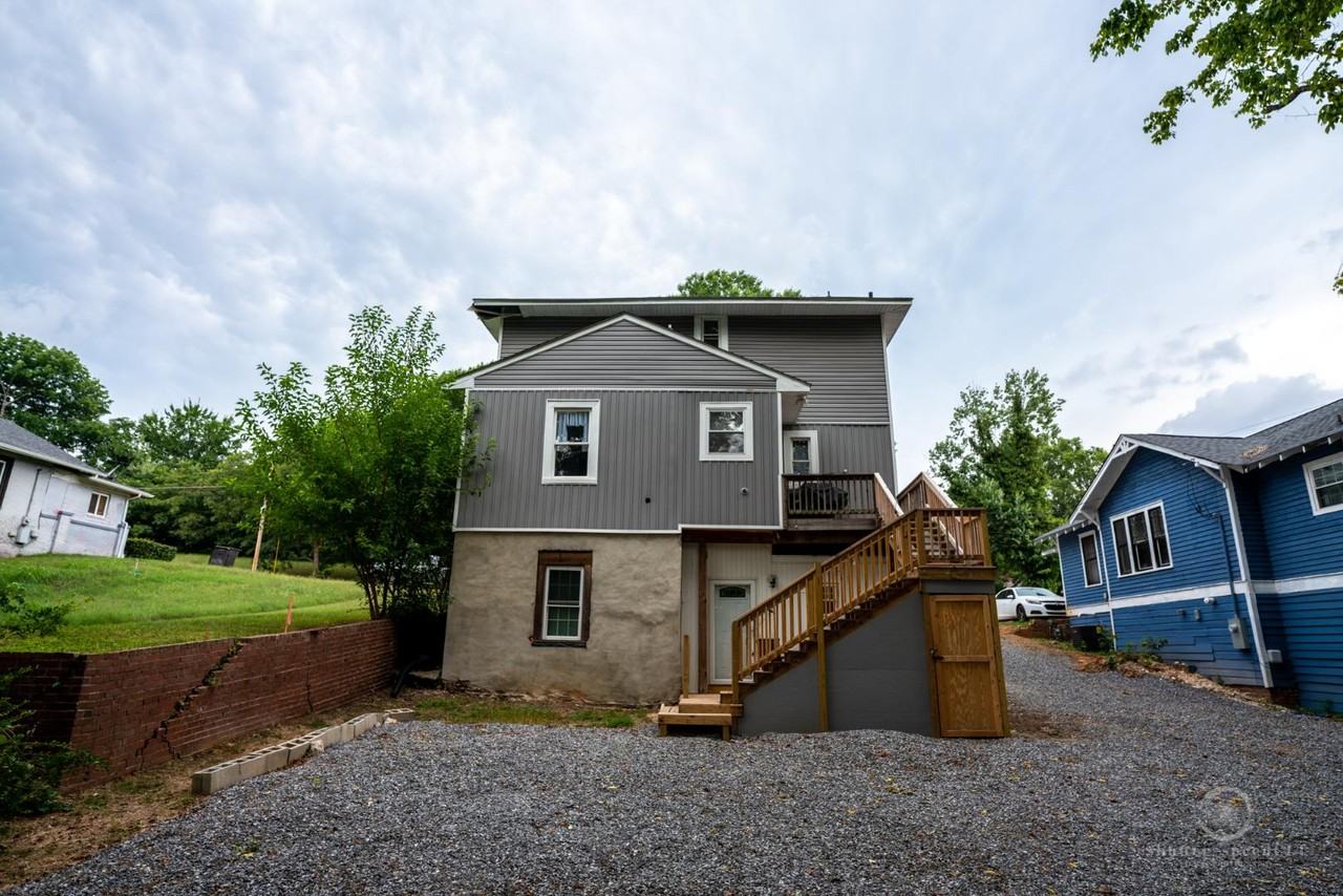 146 E Bell St - Photo 3 of 10